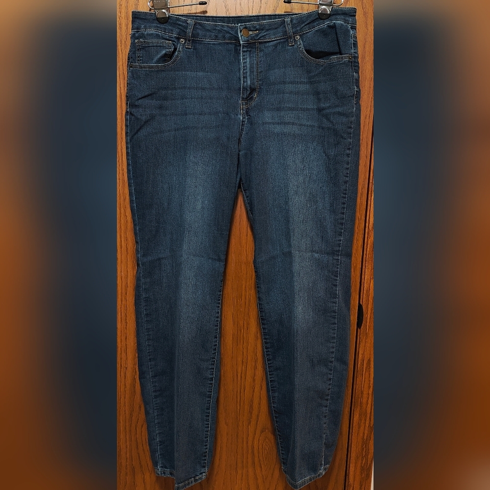 Women's Westport Signature Fit Straight Leg Jeans, Dark Wash, Size 14